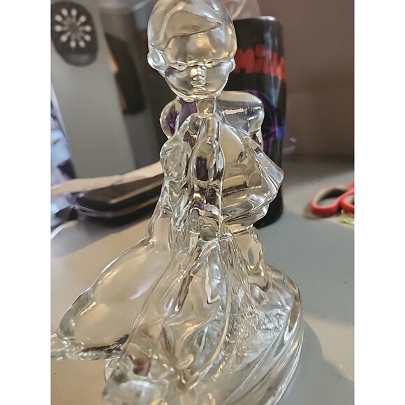 Vintage Clear Pressed Glass Kneeling Boy Figurine Praying Child Mid Century - Picture 4 of 11